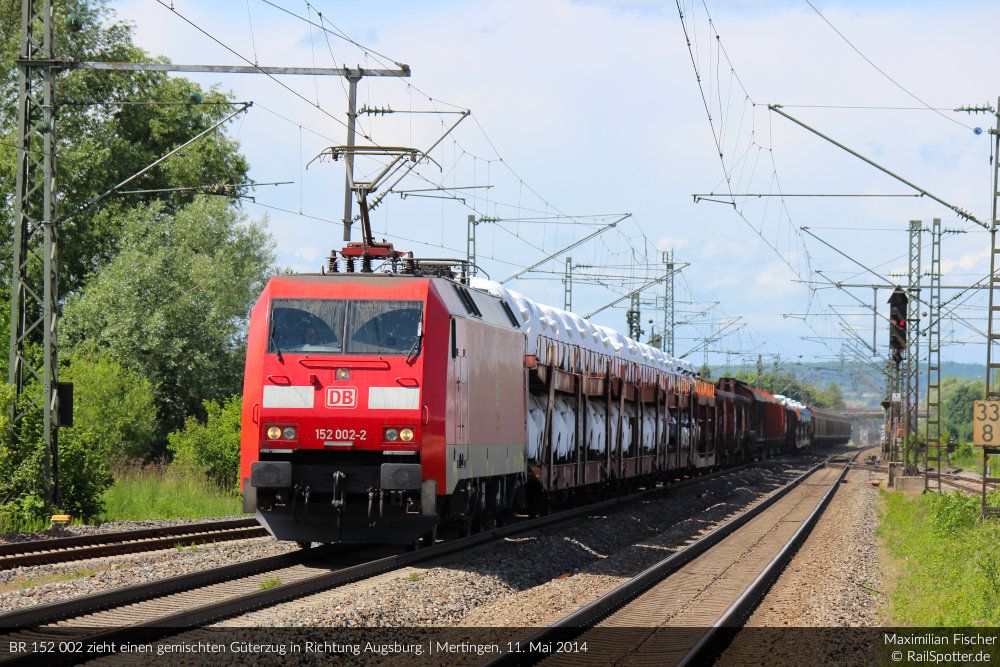 Eine Lokomotive der Baureihe 152 zieht einen Güterzug in Richtung Donauwörth. (Mertingen, 11.05.2014) | © Maximilian Fischer, RailSpotter.de